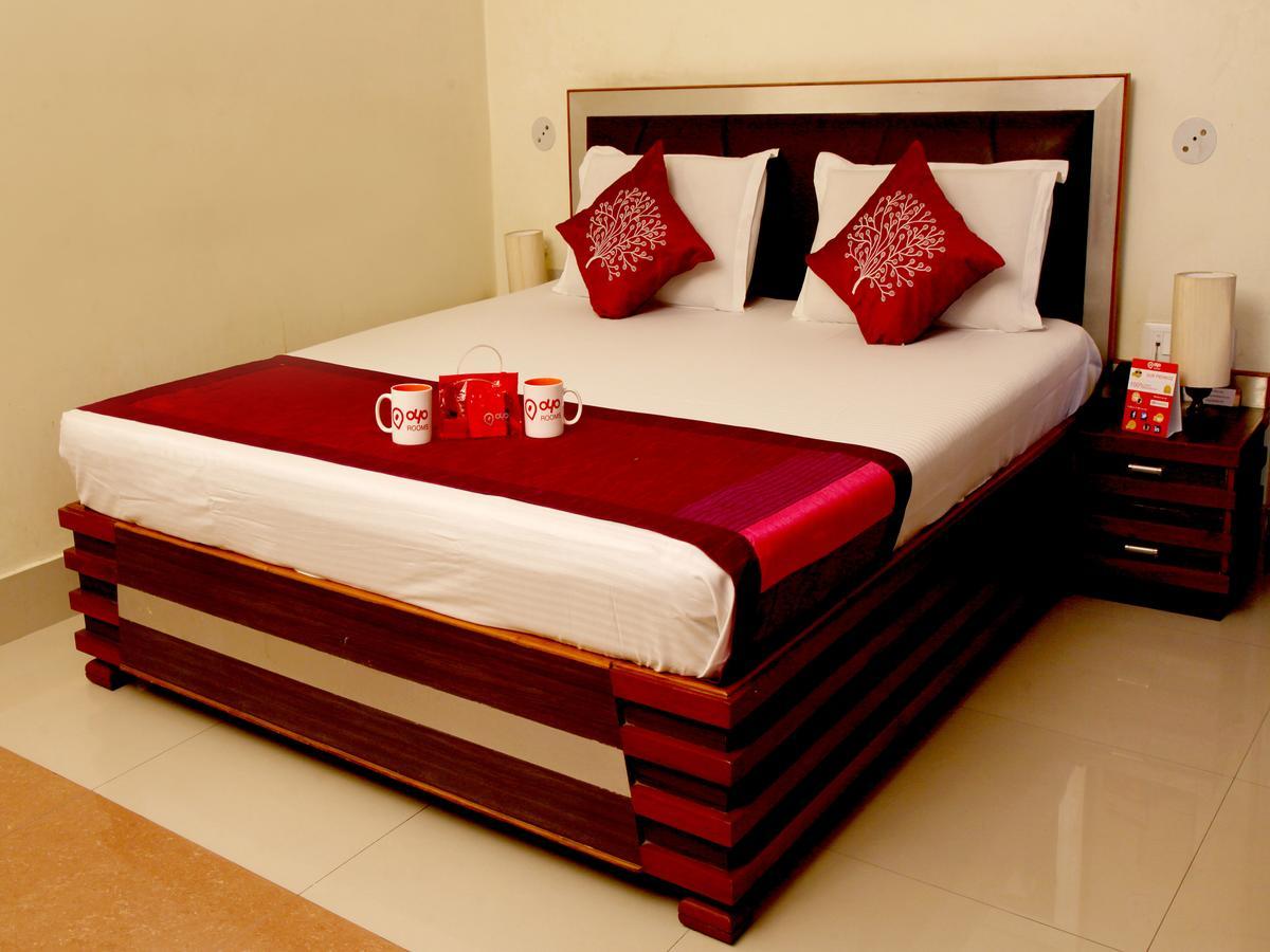 Oyo 2054 New Hotel Broadway Варанаси Экстерьер фото