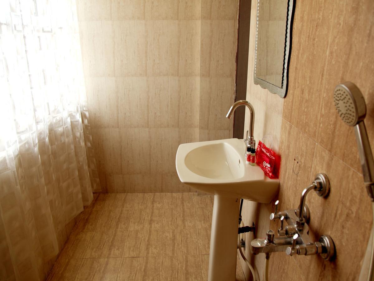 Oyo 2054 New Hotel Broadway Варанаси Экстерьер фото
