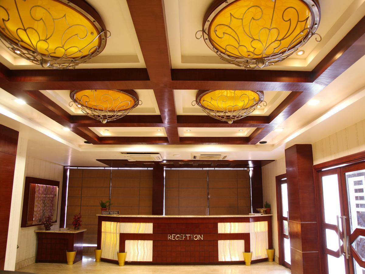 Oyo 2054 New Hotel Broadway Варанаси Экстерьер фото