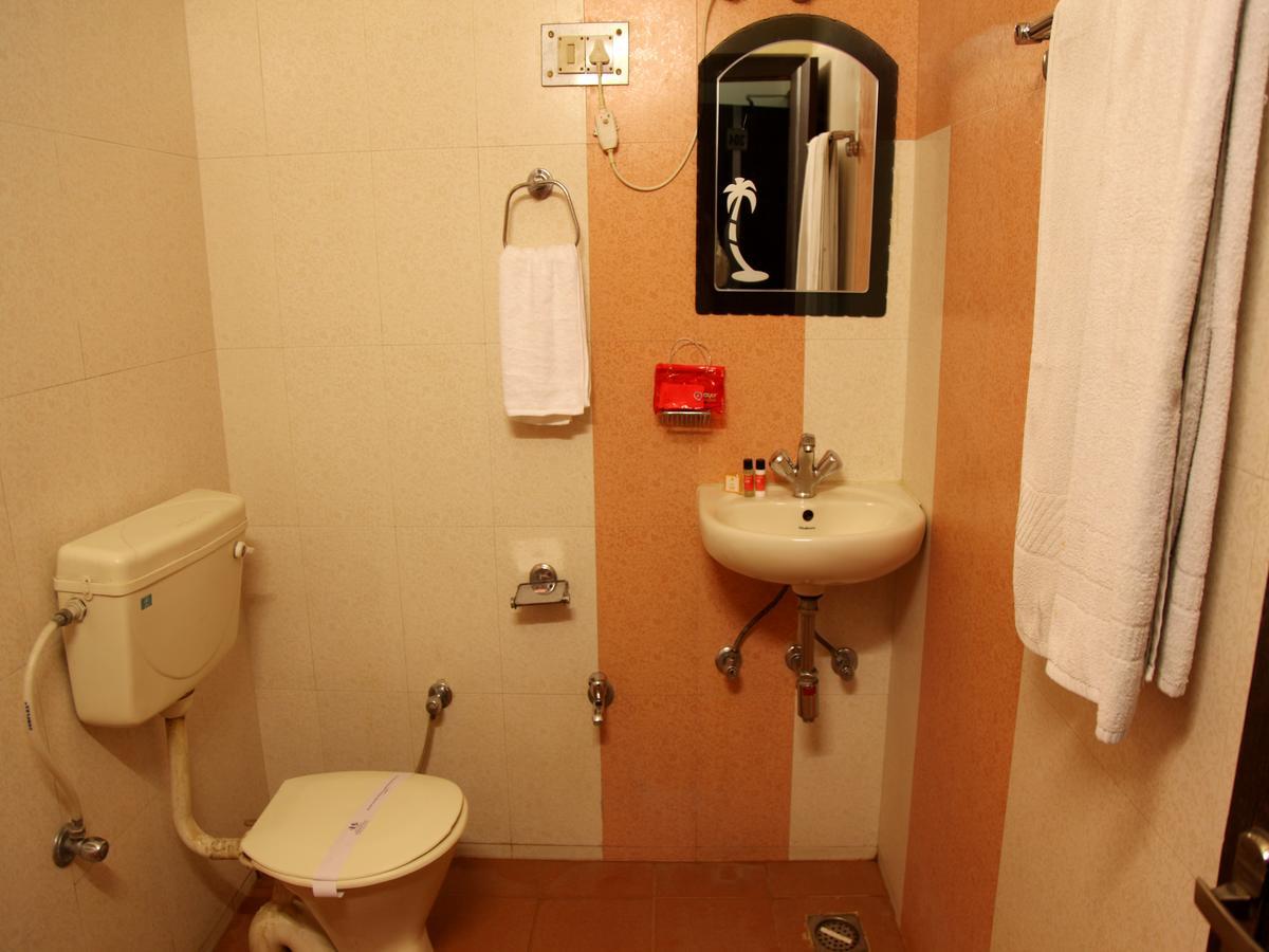 Oyo 2054 New Hotel Broadway Варанаси Экстерьер фото