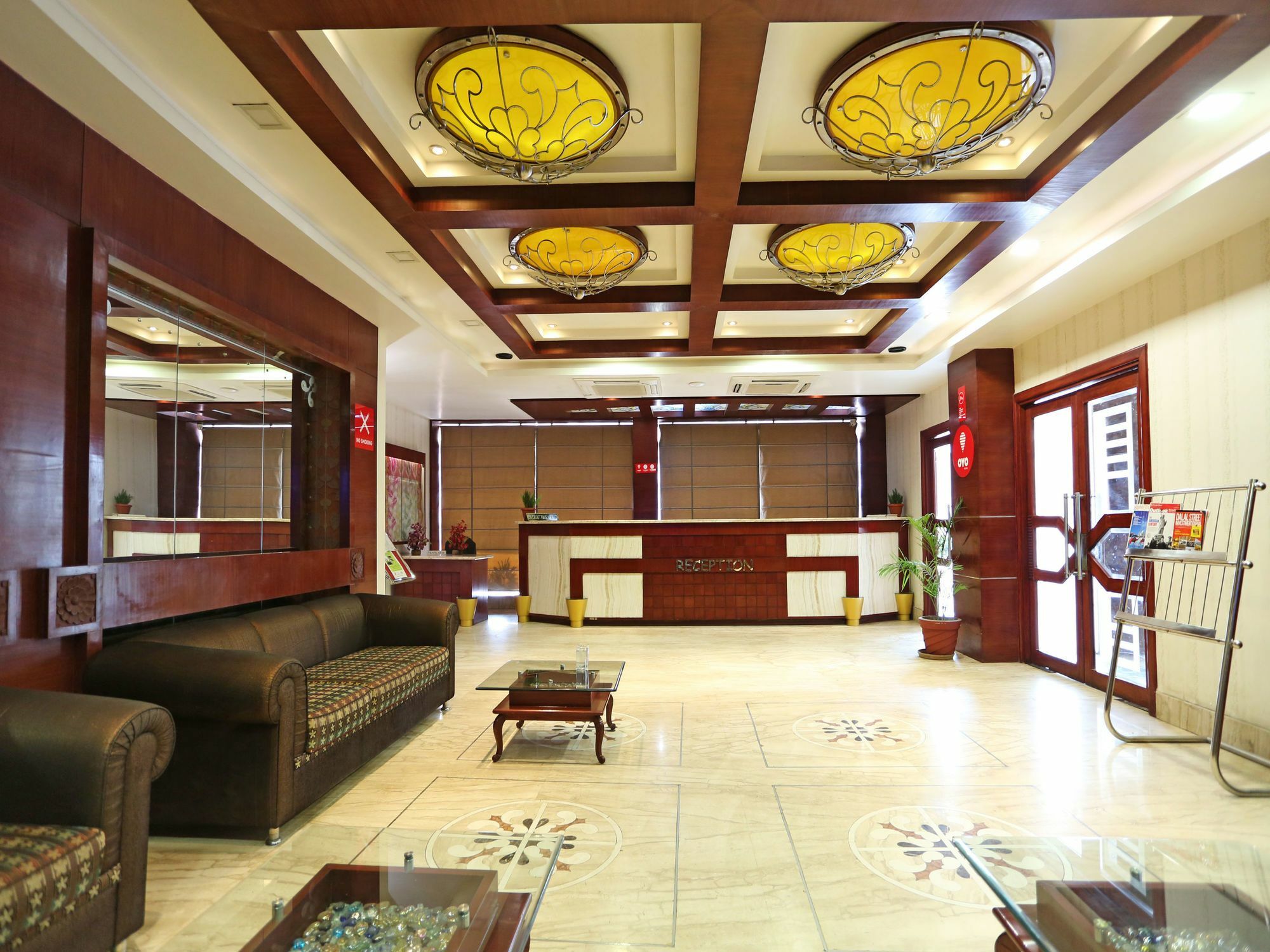 Oyo 2054 New Hotel Broadway Варанаси Экстерьер фото