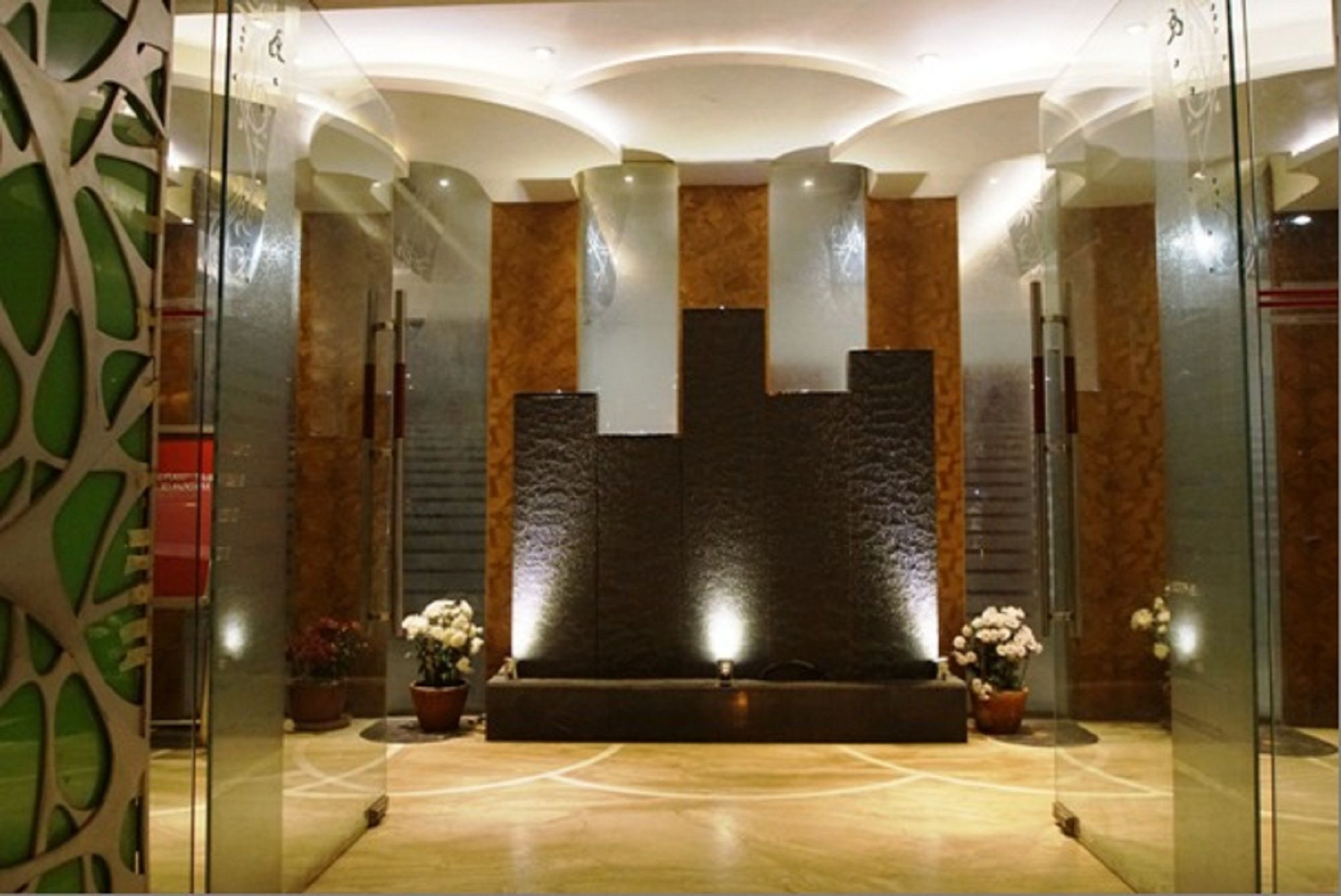 Oyo 2054 New Hotel Broadway Варанаси Экстерьер фото