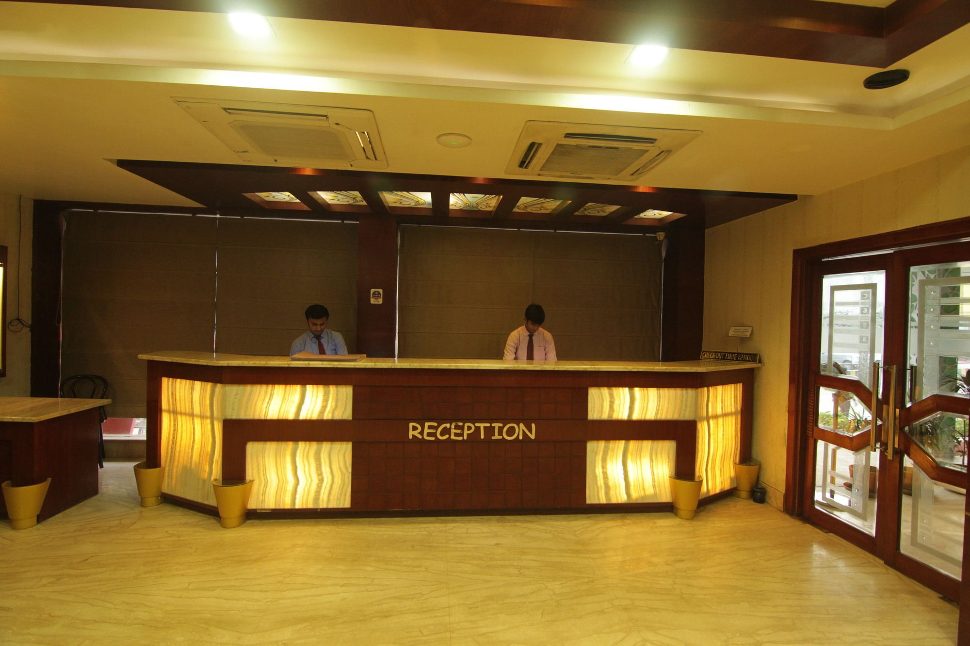 Oyo 2054 New Hotel Broadway Варанаси Экстерьер фото