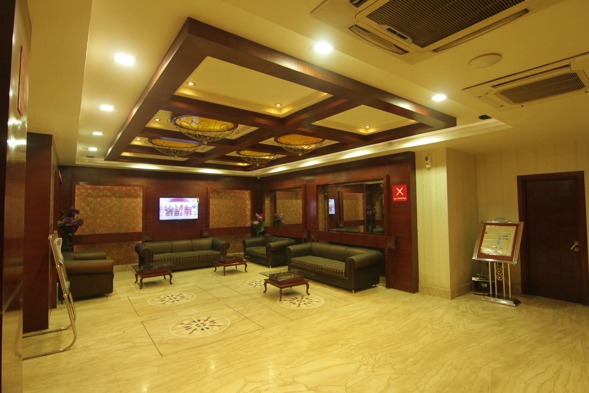 Oyo 2054 New Hotel Broadway Варанаси Экстерьер фото